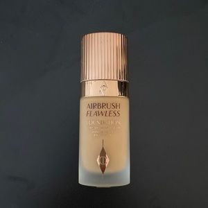 Charlotte Tilbury Airbrush flawless foundation
